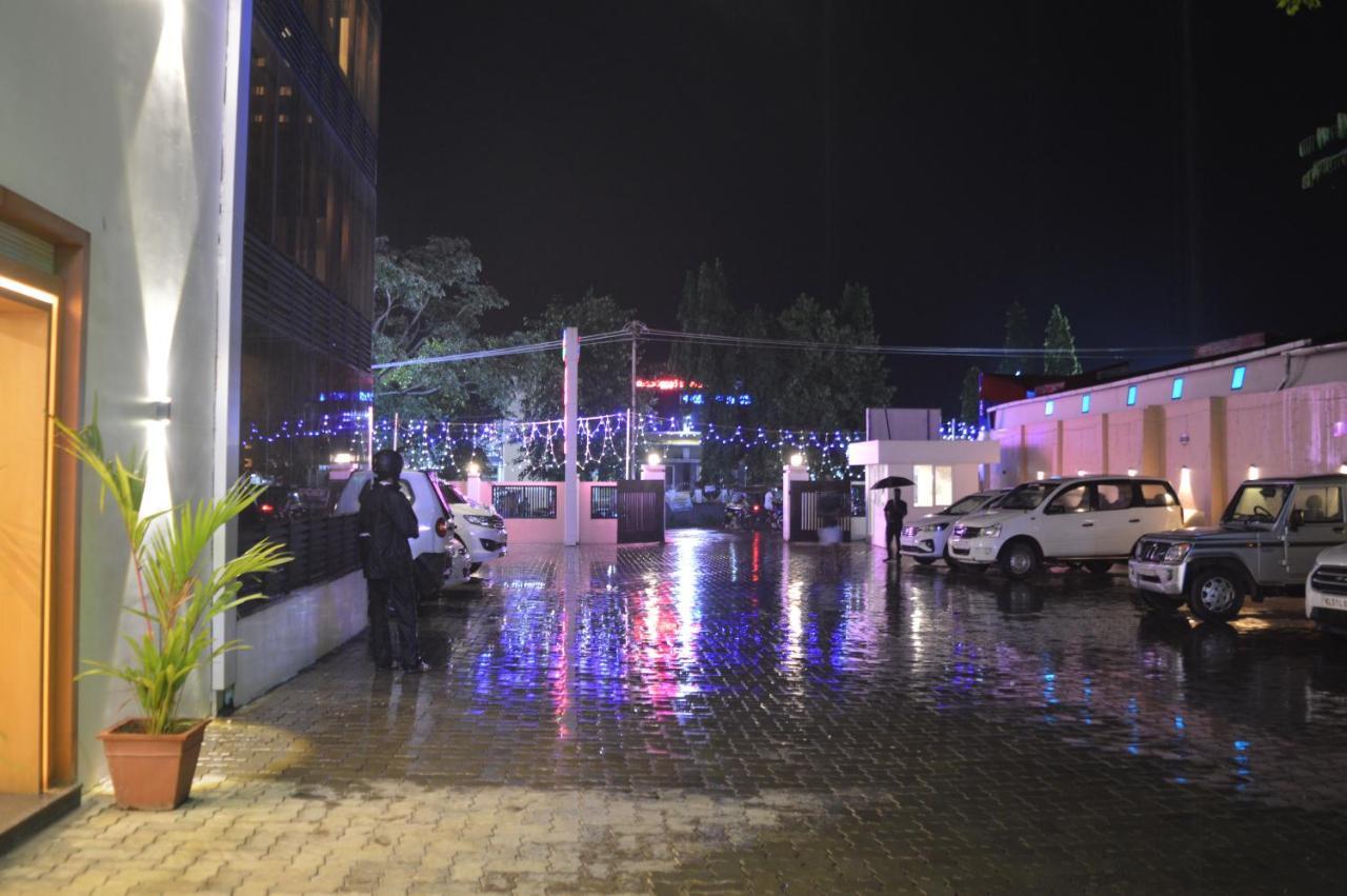 Hotel Apsara Shoranur 외부 사진