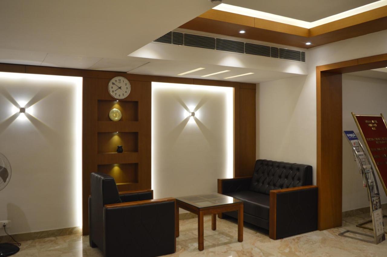 Hotel Apsara Shoranur 외부 사진