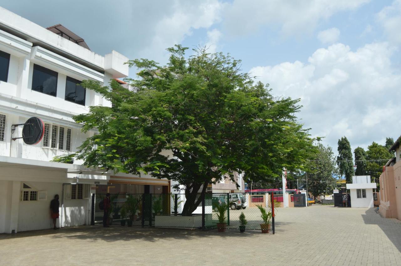 Hotel Apsara Shoranur 외부 사진