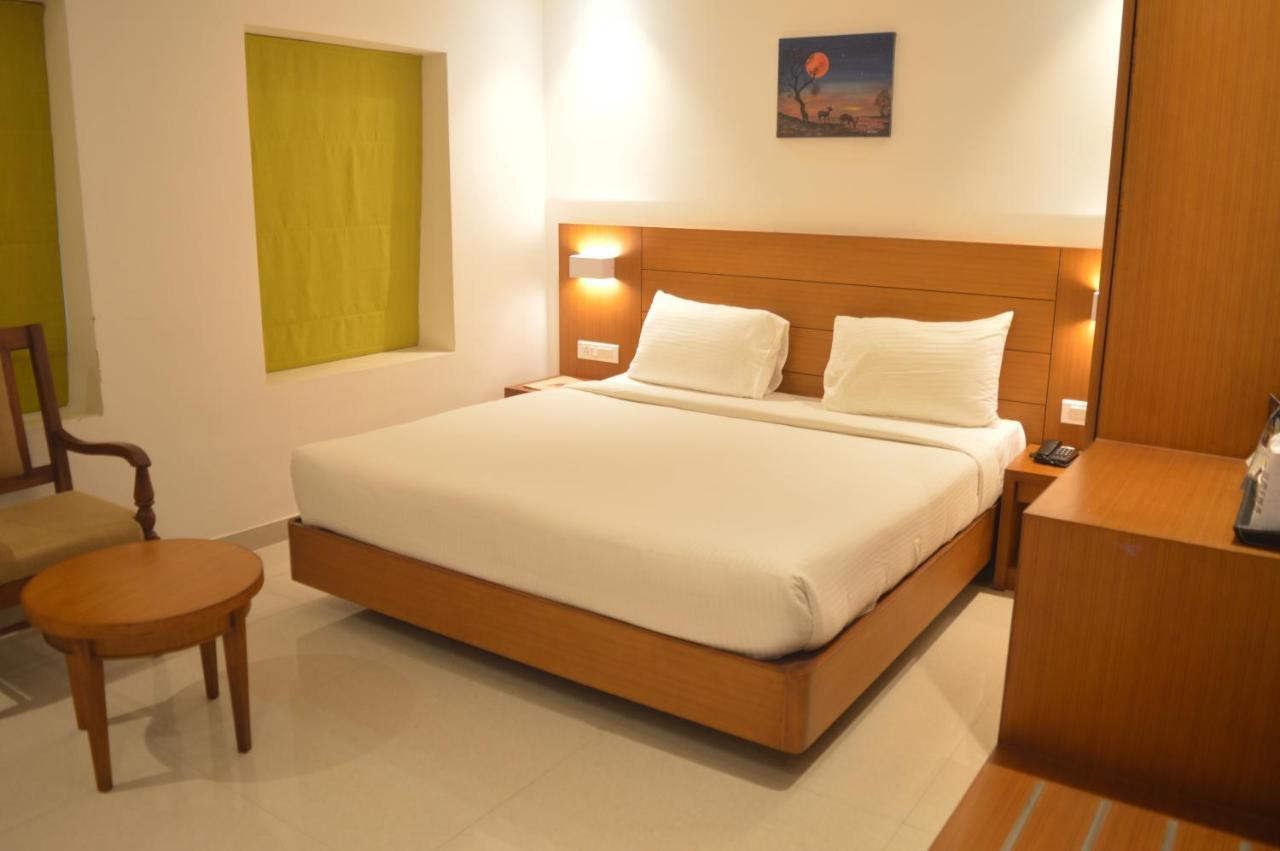 Hotel Apsara Shoranur 외부 사진